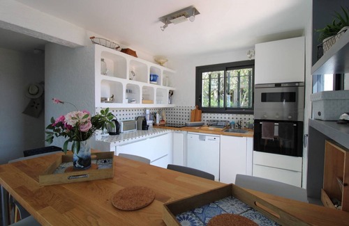 La Londe-les-Maures House | Large and beautiful renovated villa for 8 people with private pool and hillside view