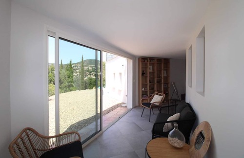 La Londe-les-Maures House | Large and beautiful renovated villa for 8 people with private pool and hillside view