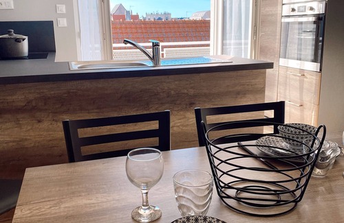 Berck-sur-Mer Apartment | Large and Bright 2 Bedroom Apt 2 Steps From the Beach