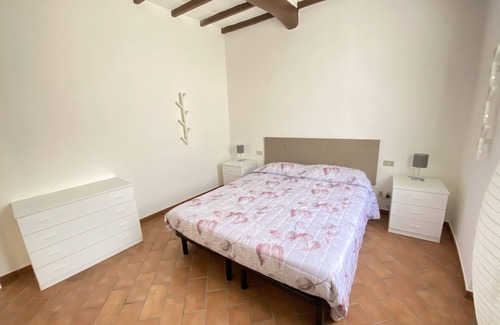 Prato Apartment | Large and bright, a short walk from the train - 15 minutes from Florence