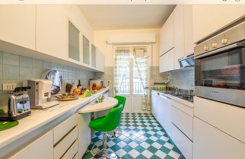 Parma City Centre Apartment | Large and bright penthouse in the heart of the city of Parma near the station