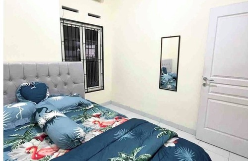 Cilandak House | Large and Cheap Family Guesthouse in Graha Permata Kota