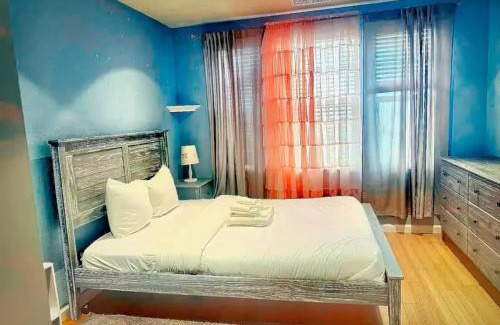 Bayshore Heights House | Large and Cozy Home 2BD 2BA Near SF