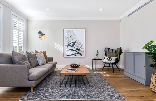 Hampton House | Large and Luxe in Hampton Parkside