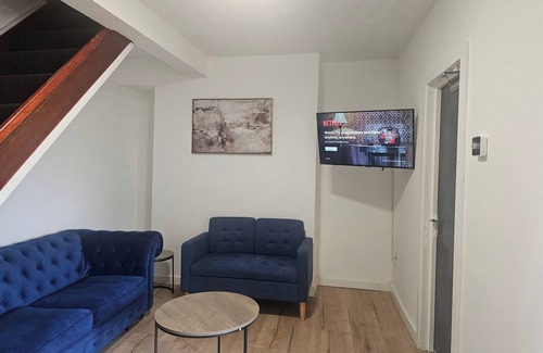 Bridgend House | Large and Peaceful 4-Bedroom House in Bridgend