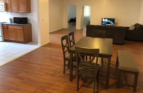 Elizabeth Apartment | Large and private apartment that sleeps up to 10 people comfortably with direct NYC Manhattan train only 5 minute walk away