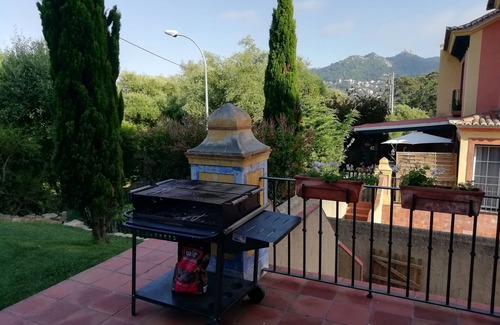 Varzea de Sintra House | Large and Spacious House Overlooking Historic Town of Sintra and National Park