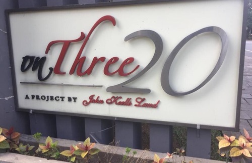 Colombo 02 Apartment | Large and spacious uncluttered bed rooms for comfort