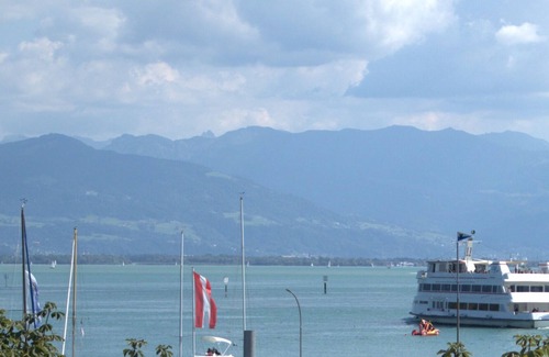 Wasserburg Apartment | Large apartment with 2 balconies and lake views right on the lake