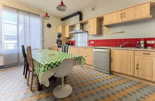 Cholet Apartment | Large apartment 155m2, 10 pers. max, hypercentre Cholet, 25min Puy-du-Fou