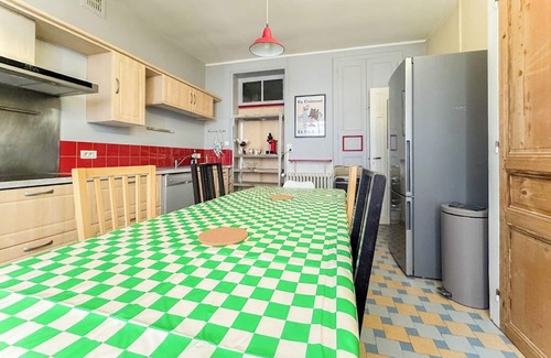 Cholet Apartment | Large apartment 155m2, 10 pers. max, hypercentre Cholet, 25min Puy-du-Fou