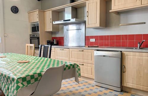 Cholet Apartment | Large apartment 155m2, 10 pers. max, hypercentre Cholet, 25min Puy-du-Fou