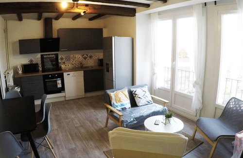 Reims Apartment | Large apartment cozy, bright, well equipped and close to all amenities