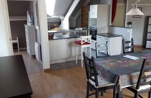Pleumeur-Bodou Apartment | Large apartment near the beach