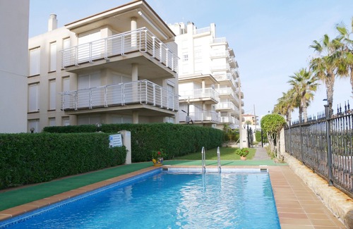 Peniscola Apartment | Large apartment. Front line beach, private parking, bicycles