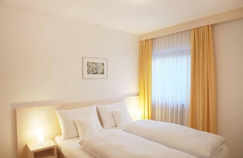 Brunico Apartment | Large appartment with garden and terrace by Tamanhof