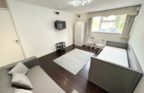 Latchmere Apartment | Large aprt close to Central London