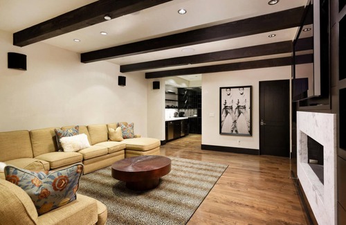 Aspen House | Large Aspen home next to the Hopkins Foot Bridge! Sleeps 12