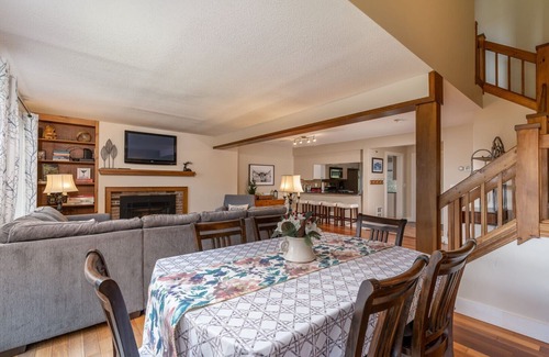 Quechee Condo | Large Backyard, Game Room, Has AC - Saltbox 1D