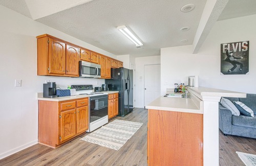 Horn Lake House | Large Backyard: Peaceful Home in Southaven!