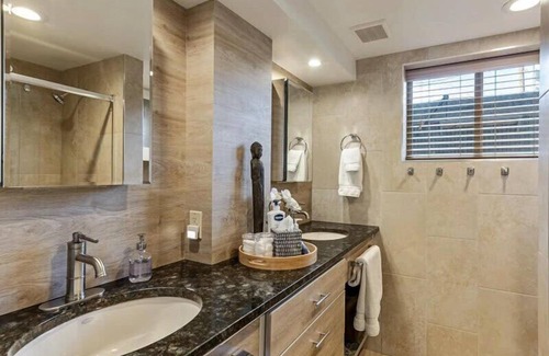 Liberty Wells House | Large Backyard w Hottub,Minutes from Liberty Park
