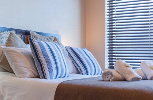 Melkbosstrand Apartment | Large Balcony with BBQ, Mountain Views & Parking