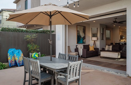 Crown Point House | Large Beach Home | 1 Block to Beach & More | AC