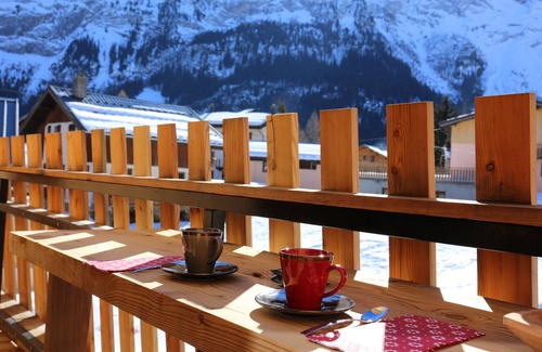Pralognan-la-Vanoise Apartment | Large bright apartment with south facing balcony facing the mountains