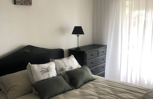 Burleigh Heads Condo | Large Burleigh Heads villa with awesome views & hot tub 5 min from shops & beach