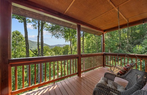 Boone Cabin | Large Cabin in Great Location