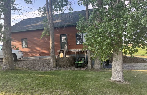 Marshall County Cabin | Large cabin on a private lake. Lots of great fishing lakes in the area.