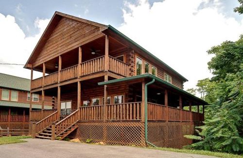 Sevierville House | Large Cabin Perfect for families