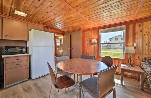 Houghton Lake Cabin | Large Cabin: Steps to the Lake! PET FRIENDLY!