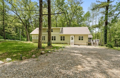 Kendall House | Large Cabin w. Hiking Trail & Private Lake Access