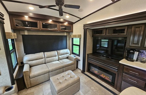Riggins House | Large Camper Massage seats cornhole Backyard Parking A/C