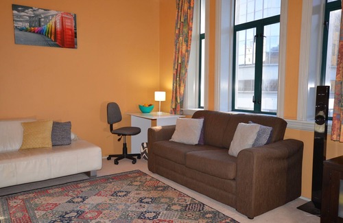 Te Aro Apartment | Large CBD Apartment (v12)