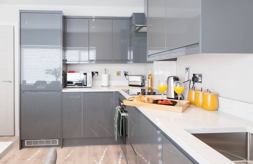 Leeds Apartment | Large Central 2/3 Bed - Contractors-Professionals