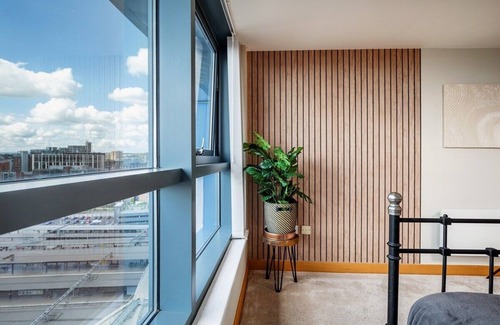 Leeds City Center Apartment | Large Central Penthouse in Leeds