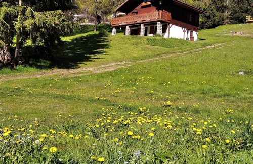 Vallorcine Ski Chalet | Large chalet close to Chamonix Mont Blanc and 400m from the Balme cable car