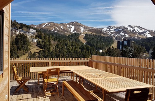 Laveissiere Ski Chalet | LARGE CHALET HEART OF RESORT, SKIS ON FOOT, FOR 15 PEOPLE 4 *