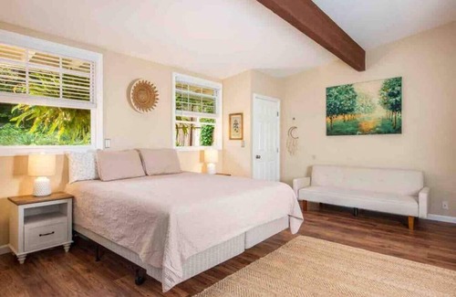 Montecito House | Large charming guest house close to Miramar.