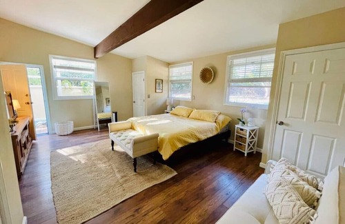 Montecito House | Large charming guest house close to Miramar.