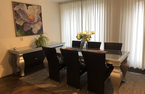 Nieuw-West House | Large City House with Prive Garden and Parking