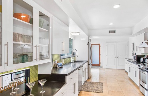 Deep Well Ranch House | Large Comfortable Home - Flexible Cancellation Policy - Long Term Discount