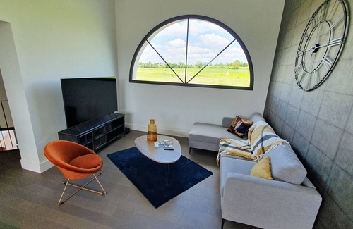 Briollay Villa | Large, comfortable villa for 15 near Angers