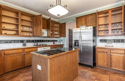 South Arlington House | Large Comfy 4BR Retreat/Great Location ~Fam/Group