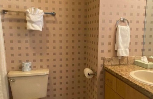 Redmond Resort | Large Condo on the 7th hole in Eagle Crest Resort!