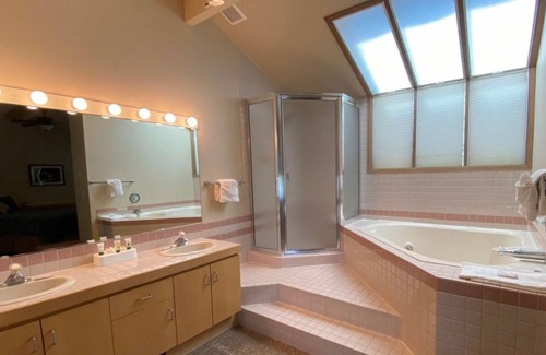 Redmond Resort | Large Condo on the 7th hole in Eagle Crest Resort!