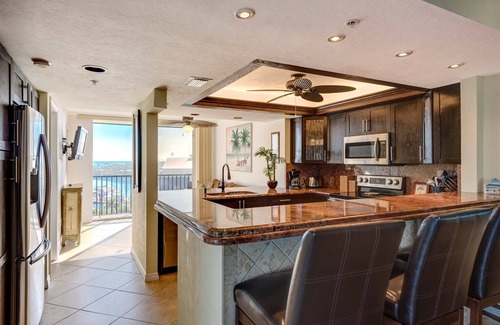 Mid Island Condo | Large Condo on Fort Myers Beach with beautiful water views!nNEW amenities!