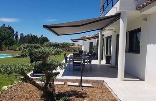 Cabries House | Large contemporary villa with heated pool 10 min from Aix en Provence